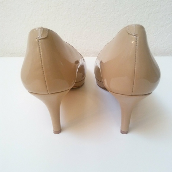 Vince Camuto Round Toe Slip On Platform Pumps - Picture 5 of 8
